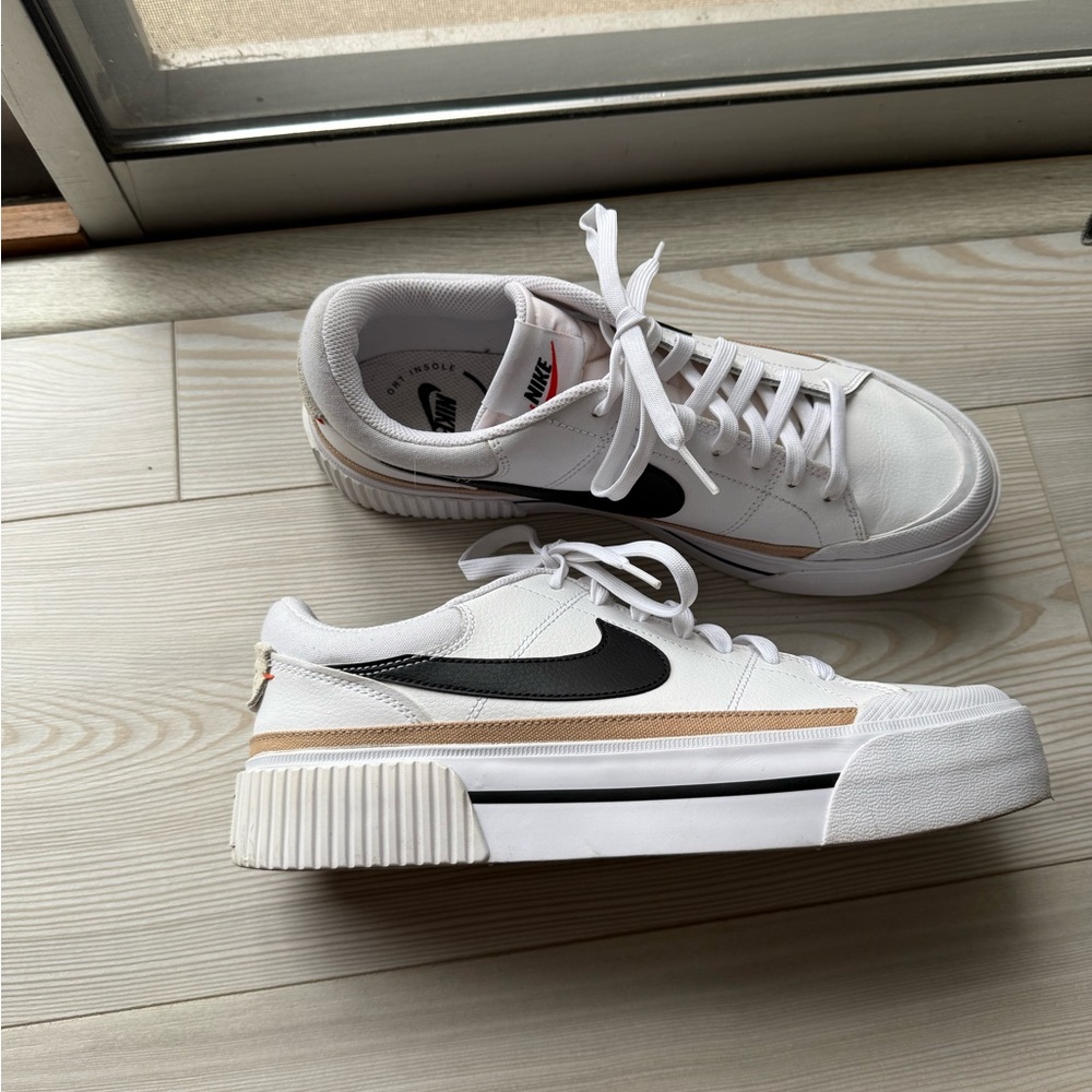 Nike women’s platform court legacy shoes